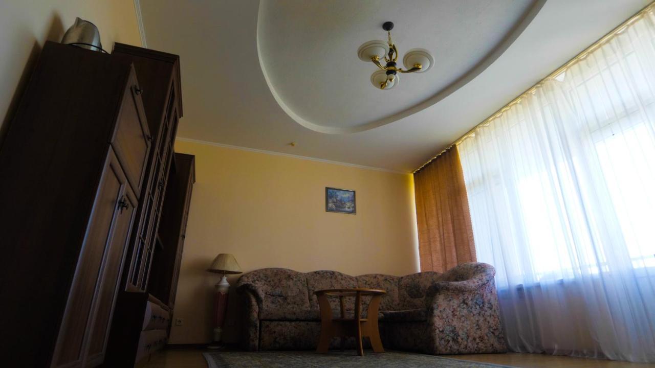 Pectoral On Khortytsia Hotel Zaporizhia Ngoại thất bức ảnh