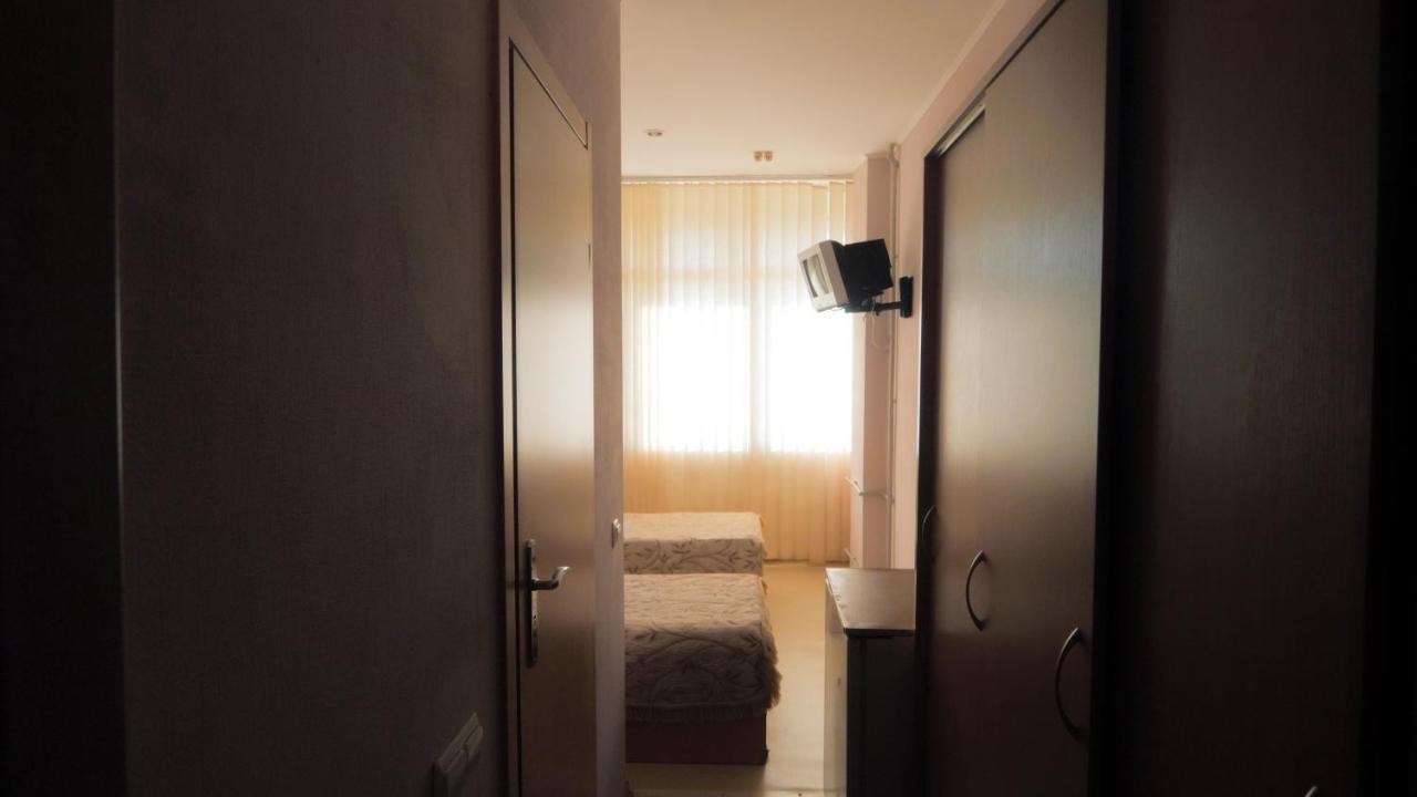 Pectoral On Khortytsia Hotel Zaporizhia Ngoại thất bức ảnh